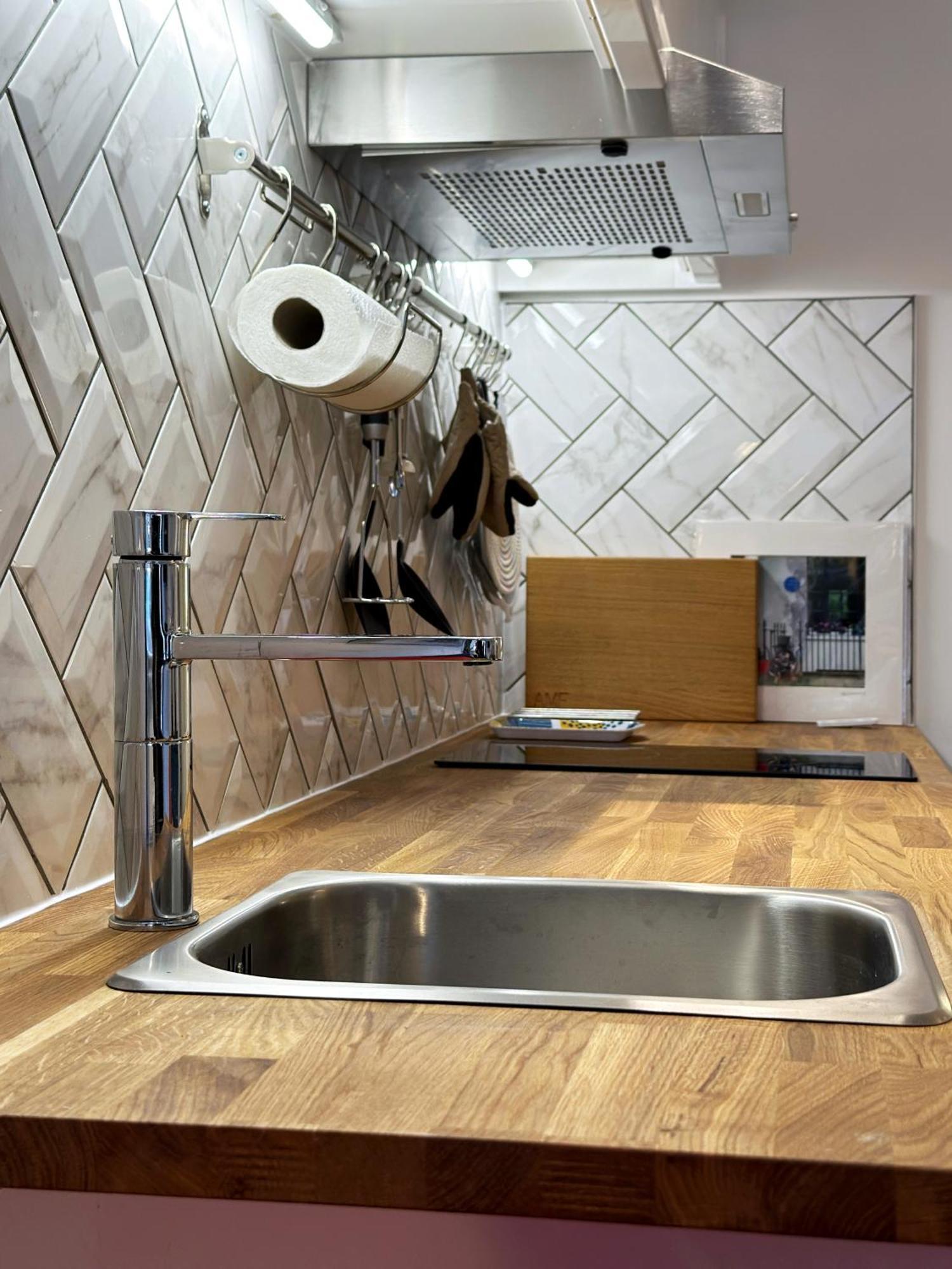 Kensington Studio Hosted By Airoperate Near Notting Hill - 1 Double Bed , 1 Sofa Bed, Ground Floor Apartment Via Private Entrance Londres Exterior foto
